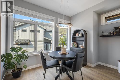 1435 Cara Glen Court Unit# 101, Kelowna, BC - Indoor Photo Showing Dining Room