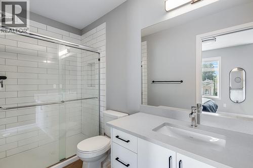 1435 Cara Glen Court Unit# 101, Kelowna, BC - Indoor Photo Showing Bathroom