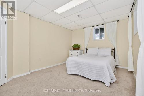 8 Robin Court, Tiny, ON - Indoor Photo Showing Bedroom