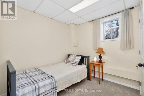 8 Robin Court, Tiny, ON - Indoor Photo Showing Bedroom