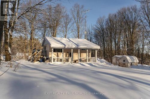 8 Robin Court, Tiny, ON - Outdoor