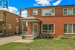 22 WOODENHILL COURT  Toronto, ON M6M 1K9
