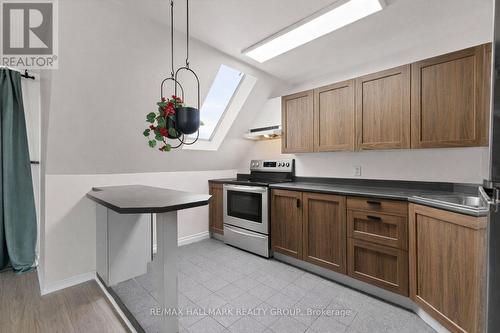 Unit 3 - 132 Flora Street, Ottawa, ON - Indoor Photo Showing Kitchen