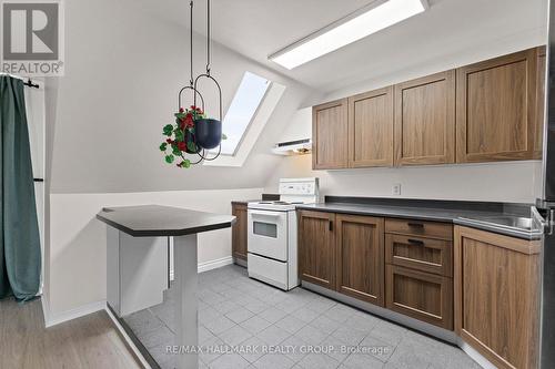 Unit 3 - 132 Flora Street, Ottawa, ON - Indoor Photo Showing Kitchen