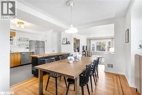 263 Houghton Avenue S, Hamilton, ON - Indoor Photo Showing Dining Room