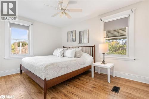 263 Houghton Avenue S, Hamilton, ON - Indoor Photo Showing Bedroom