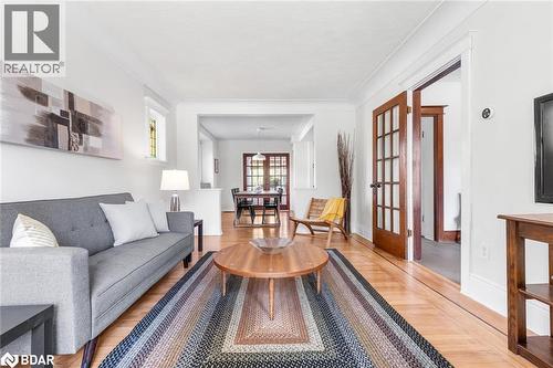 263 Houghton Avenue S, Hamilton, ON - Indoor Photo Showing Living Room
