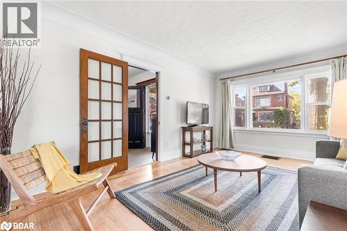 263 Houghton Avenue S, Hamilton, ON - Indoor Photo Showing Living Room