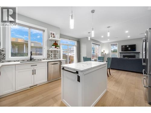 2292 Saddleback Drive, Kamloops, BC - Indoor Photo Showing Kitchen With Upgraded Kitchen