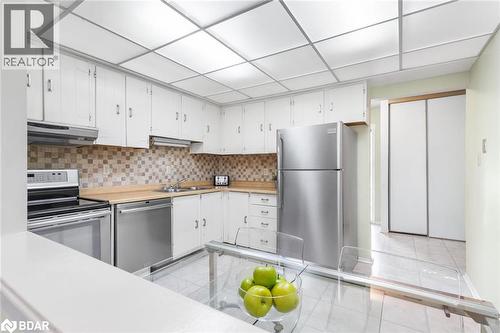 4097 Pheasant Run, Mississauga, ON - Indoor Photo Showing Kitchen With Double Sink