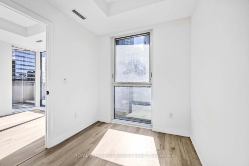 504-280 Dundas Street W, Toronto, ON - Indoor Photo Showing Other Room