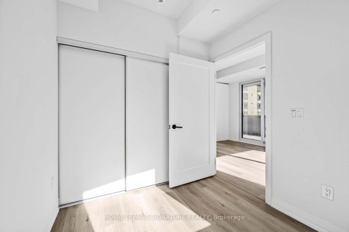 504-280 Dundas Street W, Toronto, ON - Indoor Photo Showing Other Room