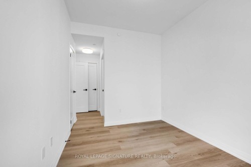 504-280 Dundas Street W, Toronto, ON - Indoor Photo Showing Other Room