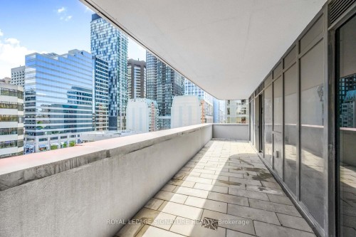 504-280 Dundas Street W, Toronto, ON - Outdoor With Exterior