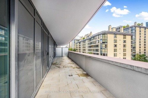 504-280 Dundas Street W, Toronto, ON - Outdoor