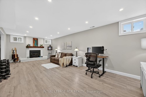 17 Arlow Road, Caledon, ON - Indoor With Fireplace