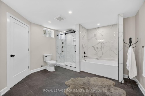 17 Arlow Road, Caledon, ON - Indoor Photo Showing Bathroom