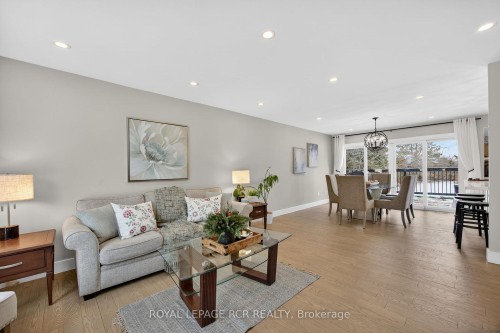 17 Arlow Road, Caledon, ON - Indoor Photo Showing Living Room