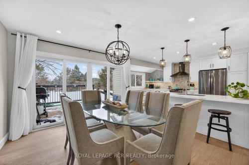 17 Arlow Road, Caledon, ON - Indoor Photo Showing Dining Room
