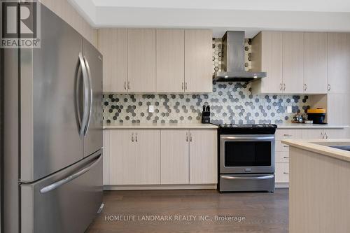 217 Salterton Circle, Vaughan, ON - Indoor Photo Showing Kitchen