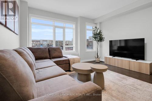 217 Salterton Circle, Vaughan, ON - Indoor Photo Showing Living Room