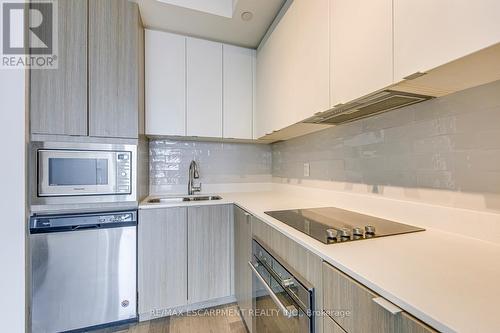 105 - 1135 Cooke Boulevard, Burlington, ON - Indoor Photo Showing Kitchen