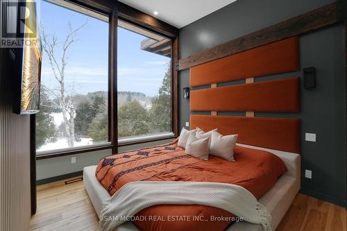 2084 Grand Boulevard, Burlington, ON - Indoor Photo Showing Bedroom