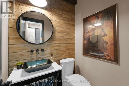 2084 Grand Boulevard, Burlington, ON - Indoor Photo Showing Bathroom