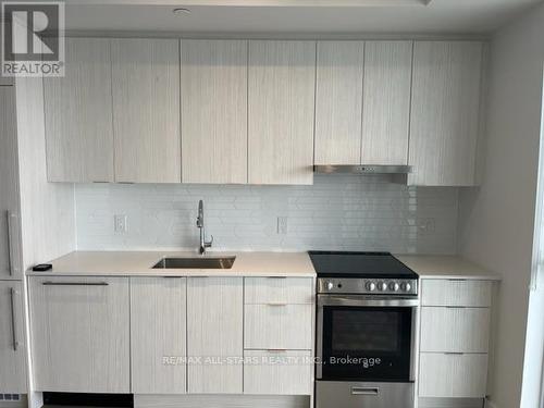 4004 - 430 Square One Drive W, Mississauga, ON - Indoor Photo Showing Kitchen