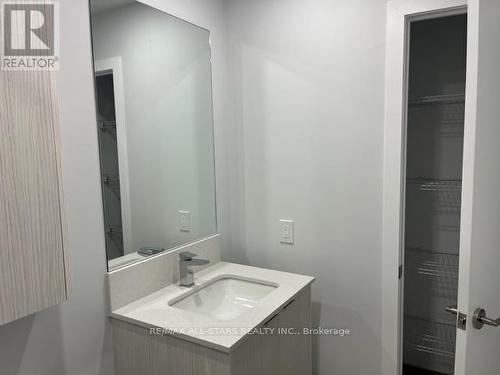 4004 - 430 Square One Drive W, Mississauga, ON - Indoor Photo Showing Bathroom
