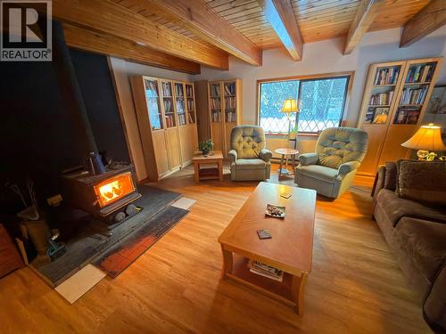 175 Link Lake Road, Princeton, BC - Indoor Photo Showing Living Room With Fireplace
