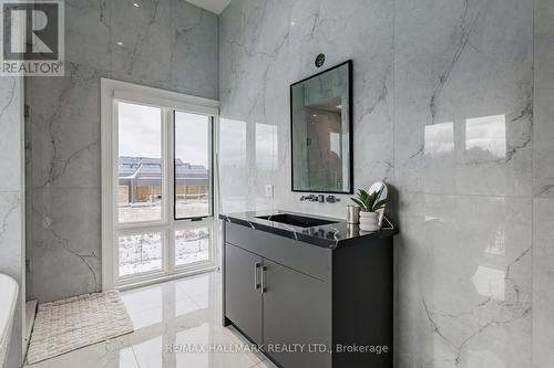 15 Eden Vale Drive, King, ON - Indoor Photo Showing Bathroom