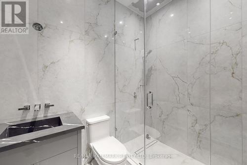 15 Eden Vale Drive, King, ON - Indoor Photo Showing Bathroom