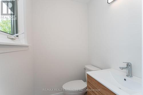 2296 Devon Road, Oakville, ON - Indoor Photo Showing Bathroom