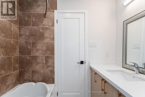 2296 Devon Road, Oakville, ON - Indoor Photo Showing Bathroom