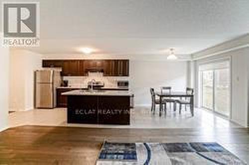 74 Munro Circle, Brantford, ON - Indoor Photo Showing Kitchen