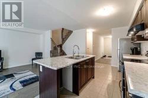 74 Munro Circle, Brantford, ON - Indoor Photo Showing Kitchen With Upgraded Kitchen