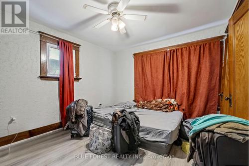 1026 Waterloo Street, London East (East B), ON - Indoor Photo Showing Bedroom