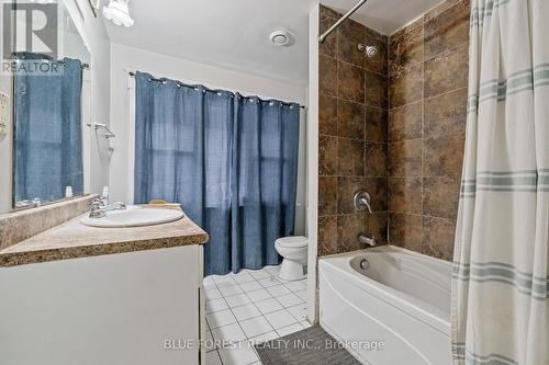 1026 Waterloo Street, London East (East B), ON - Indoor Photo Showing Bathroom