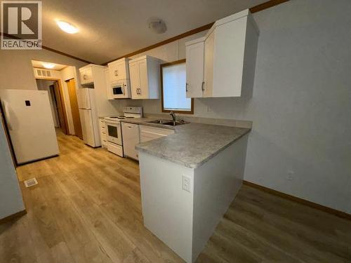38-6263 Lund, Powell River, BC - Indoor Photo Showing Kitchen With Double Sink