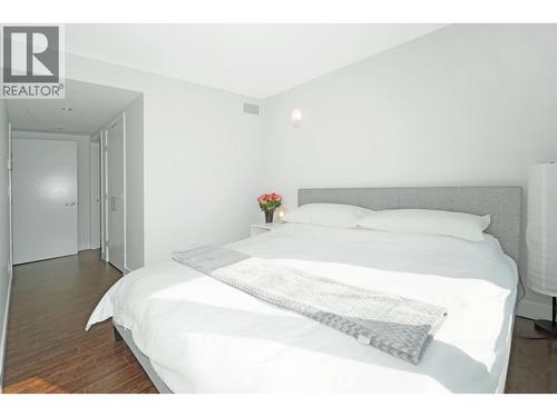 1045 Richards Street, Vancouver, BC - Indoor Photo Showing Bedroom