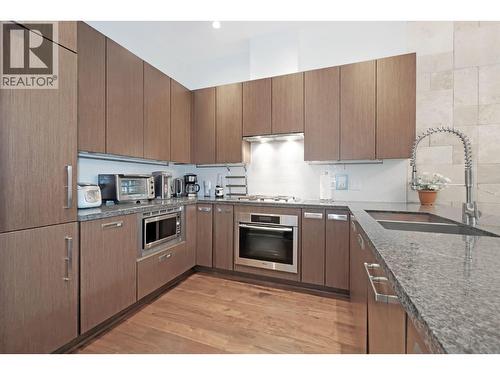1045 Richards Street, Vancouver, BC - Indoor Photo Showing Kitchen With Double Sink With Upgraded Kitchen