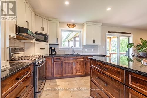 42420 Ron Mcneil Line, Central Elgin, ON - Indoor Photo Showing Kitchen