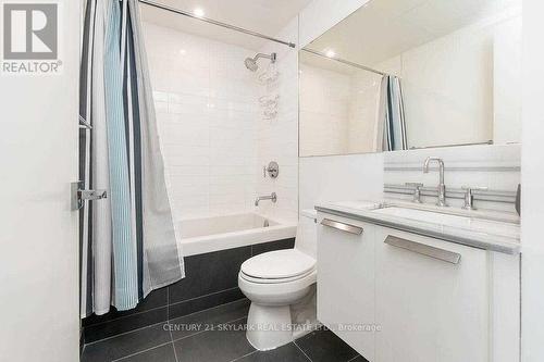 #1808 - 57 St Joseph Street, Toronto, ON - Indoor Photo Showing Bathroom