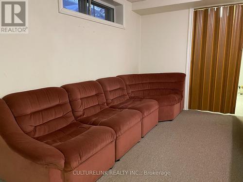 7 Millgate Crescent, Toronto, ON - Indoor