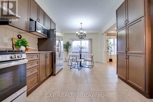 42 Arrowpoint Drive, Brampton, ON - Indoor Photo Showing Kitchen