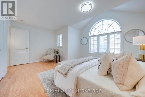 42 Arrowpoint Drive, Brampton, ON - Indoor Photo Showing Bedroom