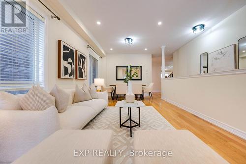 42 Arrowpoint Drive, Brampton, ON - Indoor Photo Showing Living Room