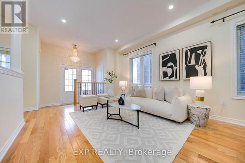 42 Arrowpoint Drive, Brampton, ON - Indoor Photo Showing Living Room