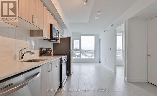 #411 - 556 Marlee Avenue, Toronto, ON - Indoor Photo Showing Kitchen